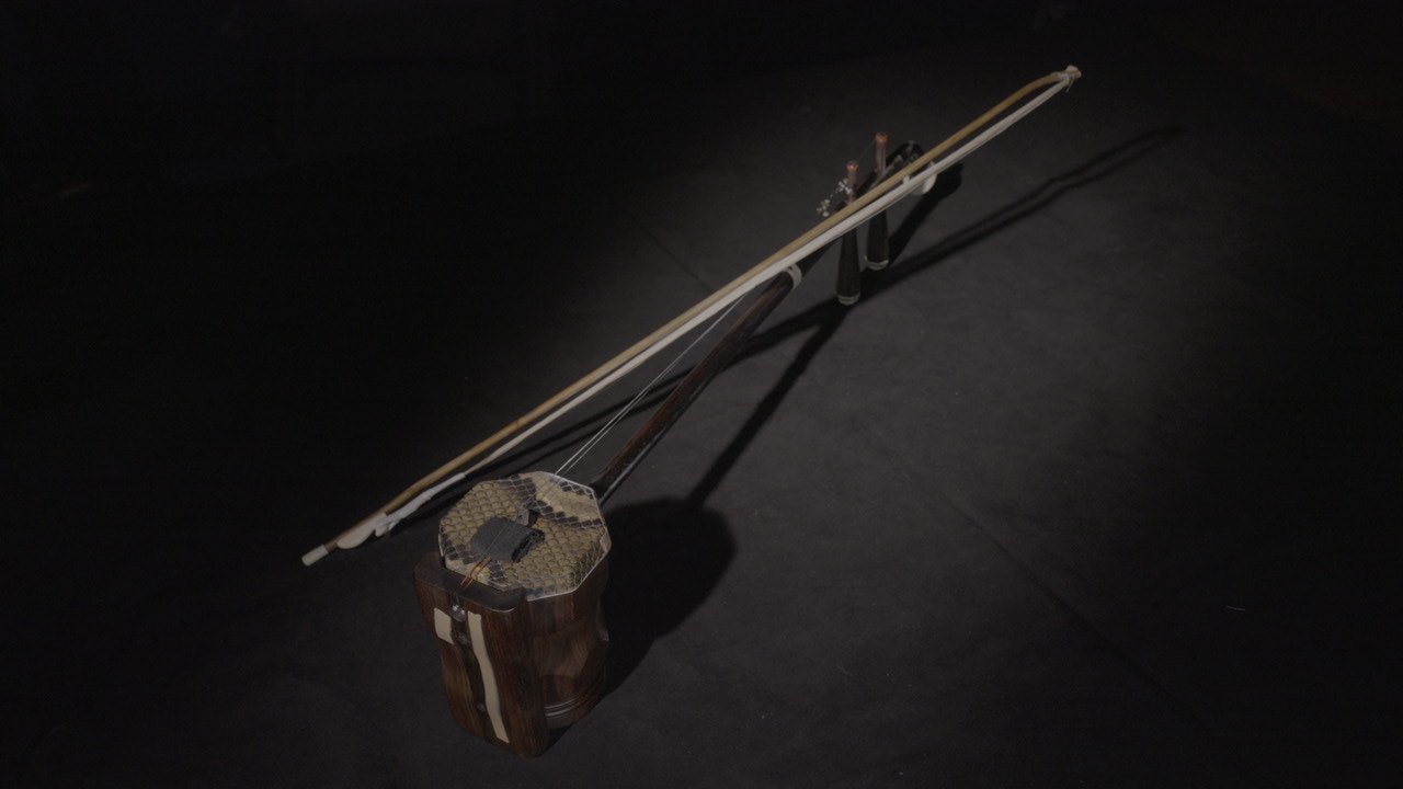Full erhu and bow arranged for recording